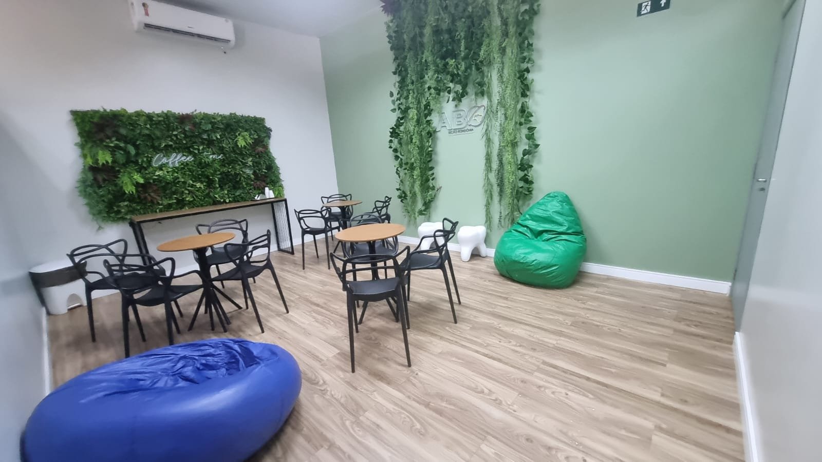 WhatsApp Image 2025-12-18 at 13.36.12 (1)